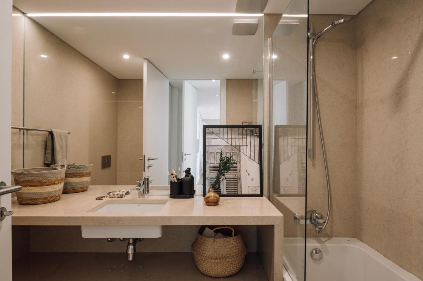 Ducenta - 1 Bedroom And Parking In Alvalade Lejlighed *