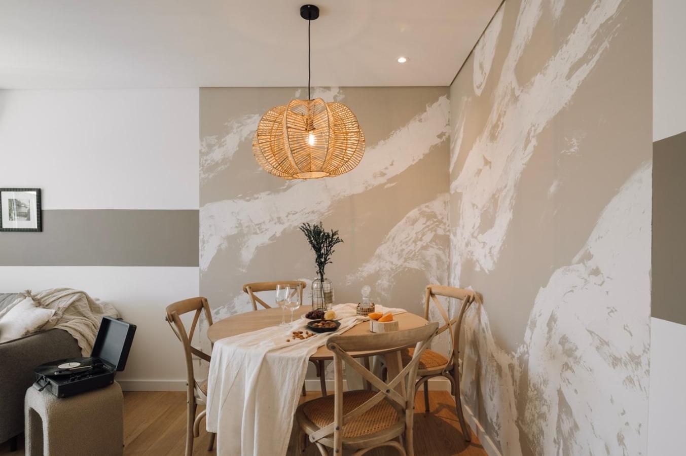 Ducenta - 1 Bedroom And Parking In Alvalade Lejlighed Lisboa